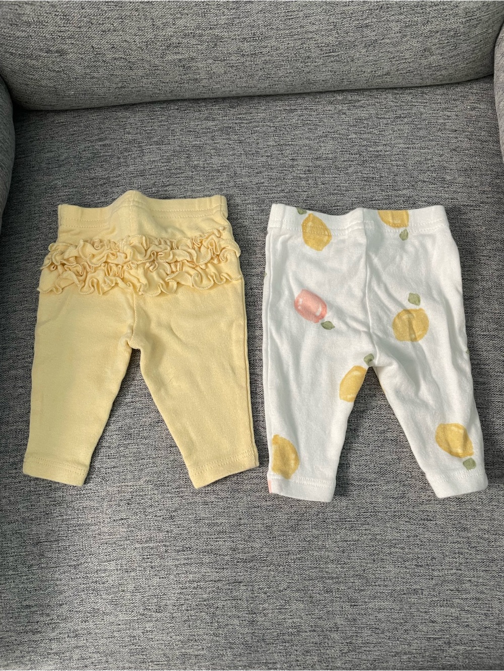 Yellow Ruffle & Lemon Print Baby Leggings - 2-Pack
